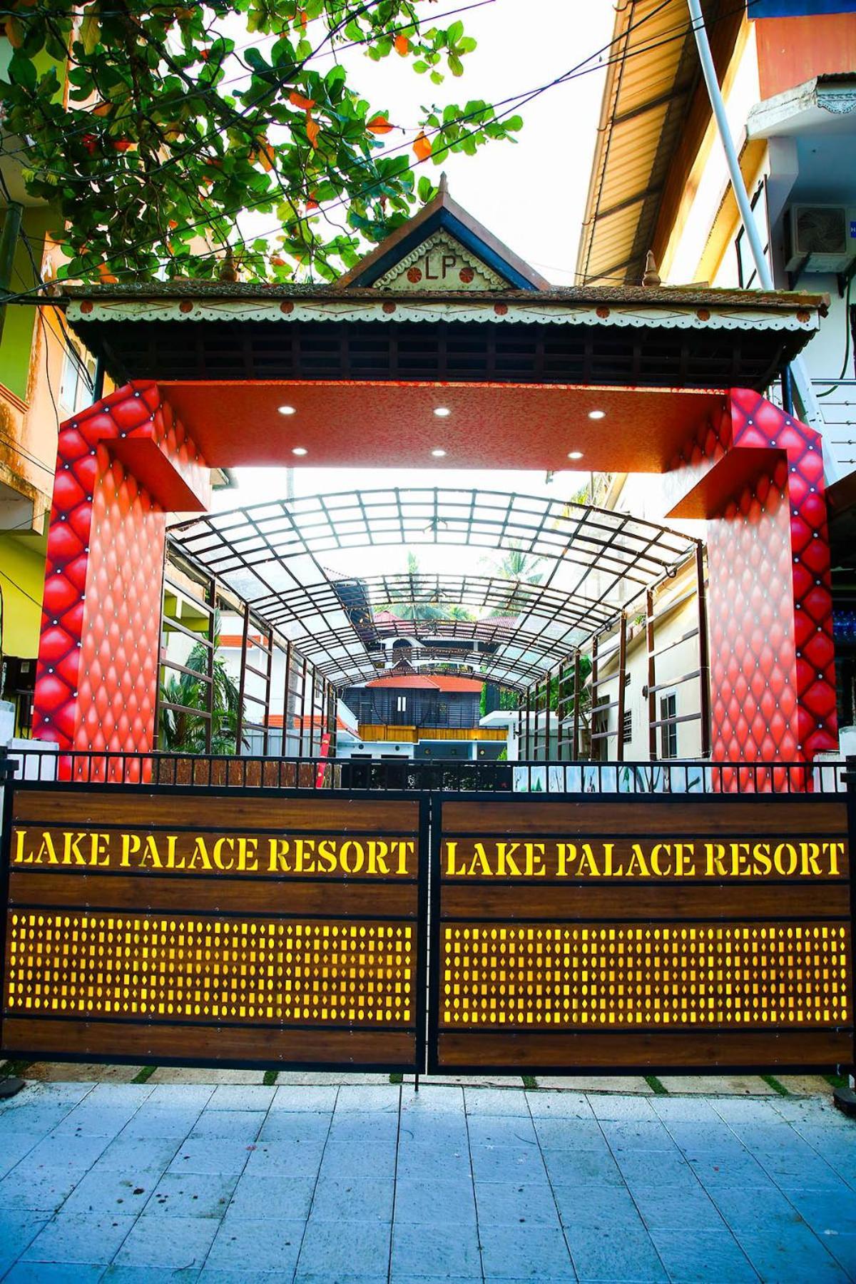 Lake Palace Family Resort Kumarakom Bagian luar foto
