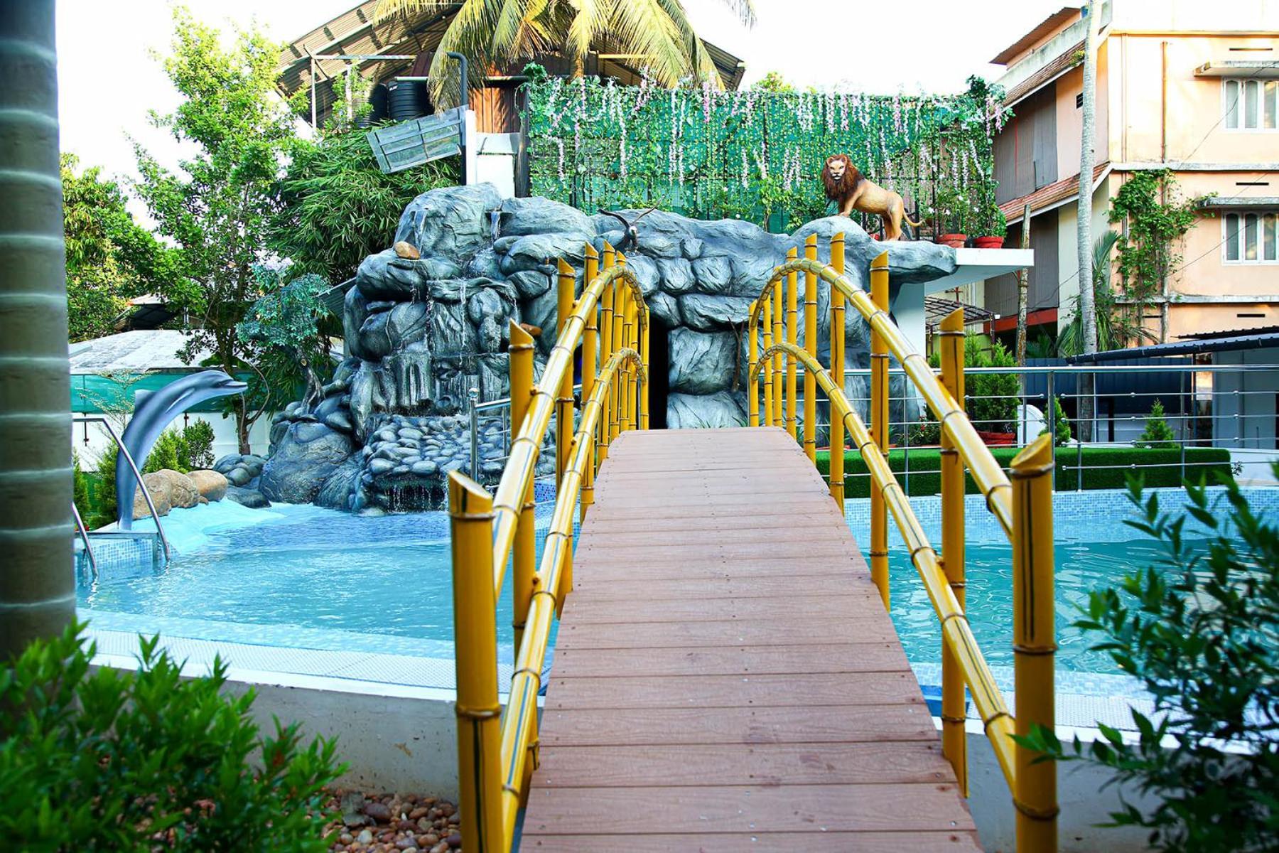 Lake Palace Family Resort Kumarakom Bagian luar foto