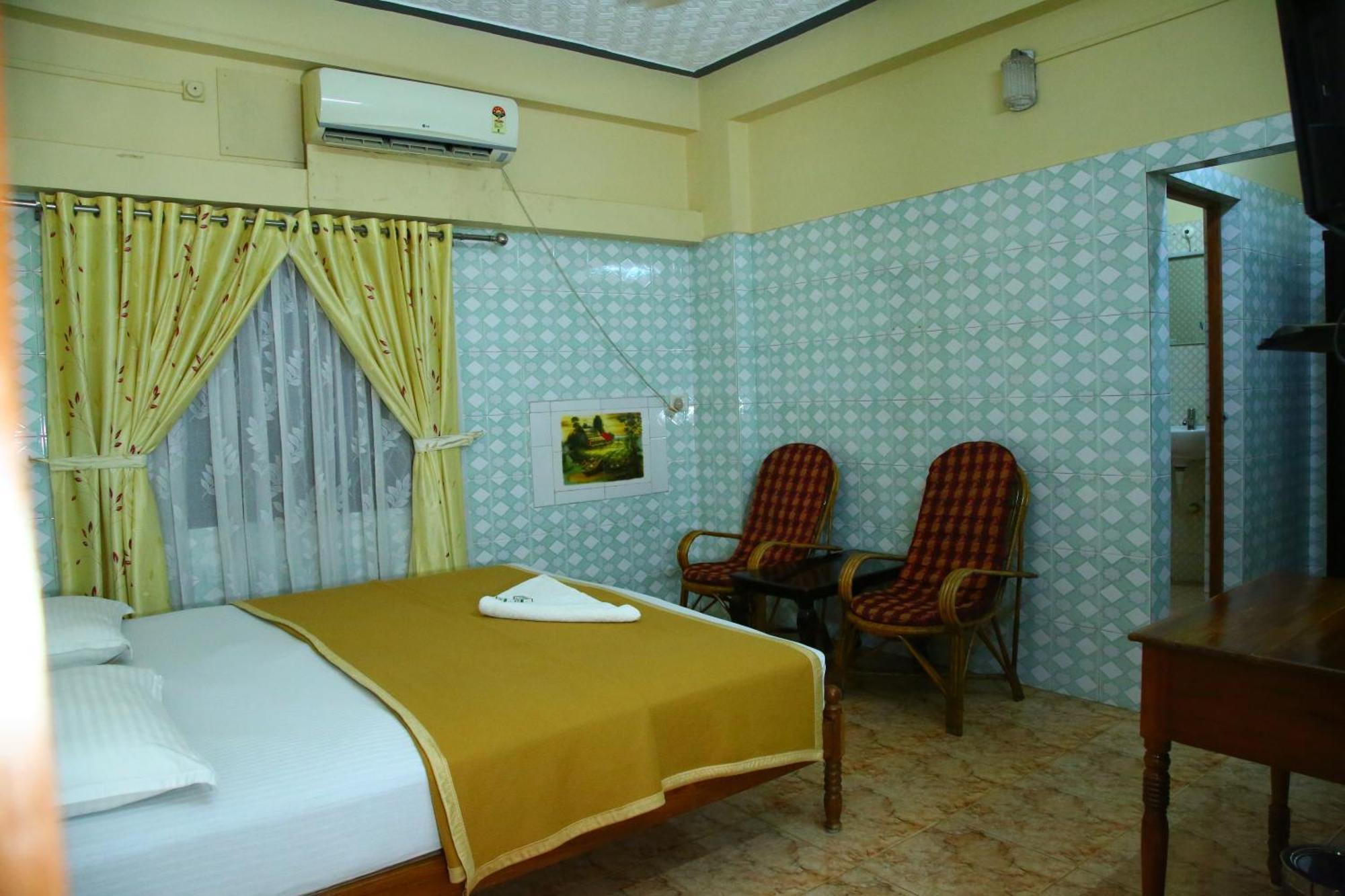 Lake Palace Family Resort Kumarakom Bagian luar foto